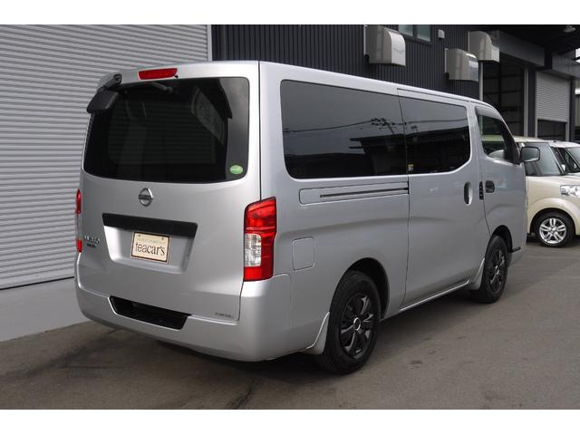 NV350キャラバンバン ロングDXターボ 4WD ディーゼルターボ 低床 リアヒーター プライバシーガラス 両側スライドドア Bluetooth対応純正メモリーナビ ハンズフリー バックカメラ キーレス 社外ブラックホイールキャップ(8枚目)