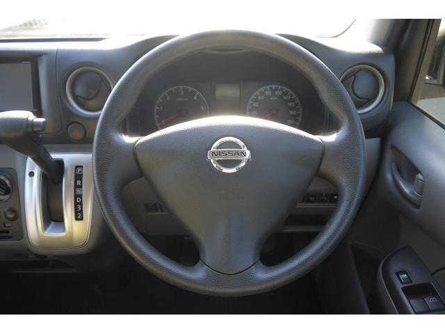 NV350キャラバンバン ロングDXターボ 4WD ディーゼルターボ 低床 リアヒーター プライバシーガラス 両側スライドドア Bluetooth対応純正メモリーナビ ハンズフリー バックカメラ キーレス 社外ブラックホイールキャップ(19枚目)