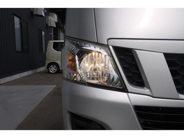 NV350キャラバンバン ロングDXターボ 4WD ディーゼルターボ 低床 リアヒーター プライバシーガラス 両側スライドドア Bluetooth対応純正メモリーナビ ハンズフリー バックカメラ キーレス 社外ブラックホイールキャップ(37枚目)