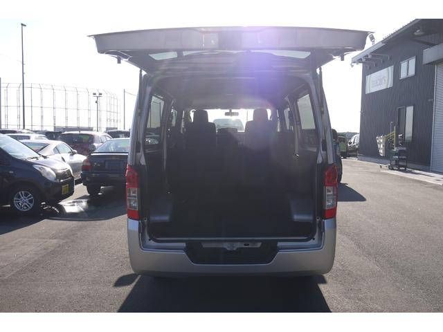 NV350キャラバンバン ロングDXターボ 4WD ディーゼルターボ 低床 リアヒーター プライバシーガラス 両側スライドドア Bluetooth対応純正メモリーナビ ハンズフリー バックカメラ キーレス 社外ブラックホイールキャップ(41枚目)