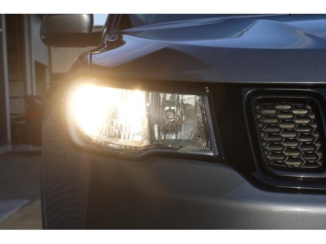 ジープ・コンパス ナイトイーグル　特別仕様車　ブラックルーフ　車線逸脱警報　Ｆ＆Ｒクリアランスソナー　Ｂｌｕｅｔｏｏｔｈ対応純正ナビ　ハーフレザーシート　レーダークルーズコントロール　左右独立温度調整　バックカメラ　ミラーヒーター（13枚目）