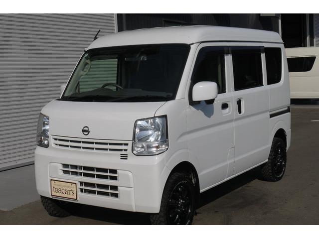 ＮＶ１００クリッパーバン ＧＸ　４ＷＤ　エマージェンシーブレーキ　ＬＥＤヘッドライト　Ｂｌｕｅｔｏｏｔｈ対応社外メモリーナビ　リアヒーター　オーバーヘッドシェルフ　社外１４インチアルミホイール　Ｍ／Ｔタイヤ　リフトアップ　ＥＴＣ（4枚目）