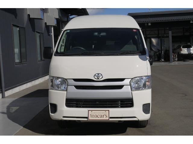 レジアスエースバン ロングＤＸ　ハイルーフ　４ＷＤ　後期モデル　ディーゼルターボ　車いす仕様車　Ｂタイプ１０人乗り　車いす電動スライドリフト付　車いす固定装置２脚　左スライドドア連動オートサイドステップ　リアヒーター　リモコンキー（2枚目）