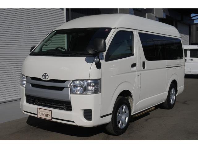 レジアスエースバン ロングＤＸ　ハイルーフ　４ＷＤ　後期モデル　ディーゼルターボ　車いす仕様車　Ｂタイプ１０人乗り　車いす電動スライドリフト付　車いす固定装置２脚　左スライドドア連動オートサイドステップ　リアヒーター　リモコンキー（4枚目）