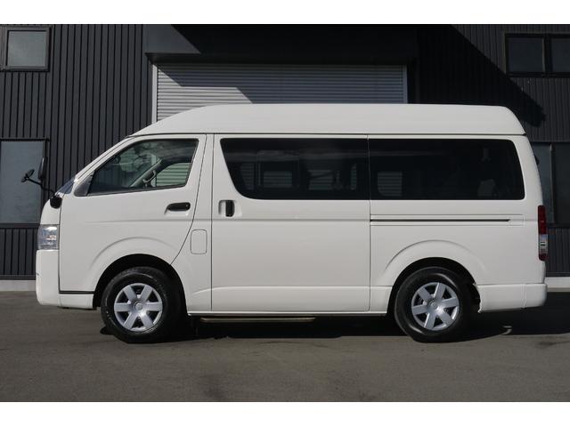 レジアスエースバン ロングＤＸ　ハイルーフ　４ＷＤ　後期モデル　ディーゼルターボ　車いす仕様車　Ｂタイプ１０人乗り　車いす電動スライドリフト付　車いす固定装置２脚　左スライドドア連動オートサイドステップ　リアヒーター　リモコンキー（6枚目）