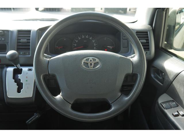 レジアスエースバン ロングＤＸ　ハイルーフ　４ＷＤ　後期モデル　ディーゼルターボ　車いす仕様車　Ｂタイプ１０人乗り　車いす電動スライドリフト付　車いす固定装置２脚　左スライドドア連動オートサイドステップ　リアヒーター　リモコンキー（10枚目）