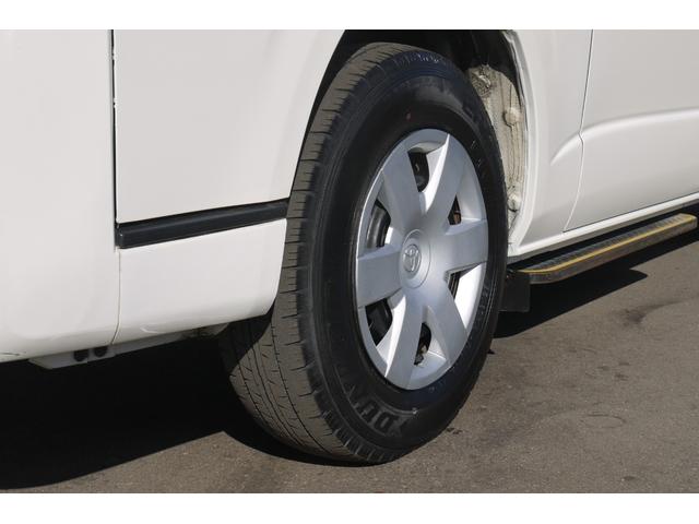 レジアスエースバン ロングＤＸ　ハイルーフ　４ＷＤ　後期モデル　ディーゼルターボ　車いす仕様車　Ｂタイプ１０人乗り　車いす電動スライドリフト付　車いす固定装置２脚　左スライドドア連動オートサイドステップ　リアヒーター　リモコンキー（20枚目）