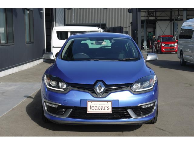 閖上東地区にございます！大型展示場、整備工場も併設しております。緑色のティーカーズ看板が目印です！