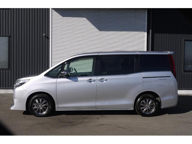 エスクァイア Ｘｉ　４ＷＤ　セーフティセンス　車いす仕様車スロープタイプ１　車いす固定装置２脚　両側パワースライドドア　フロントクリアランスソナー　Ｂｌｕｅｔｏｏｔｈ対応純正メモリーナビ　左右独立温度調整オートエアコン（11枚目）