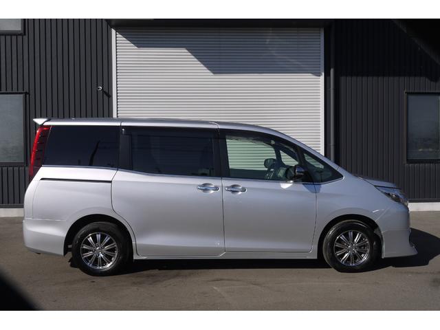 エスクァイア Ｘｉ　４ＷＤ　セーフティセンス　車いす仕様車スロープタイプ１　車いす固定装置２脚　両側パワースライドドア　フロントクリアランスソナー　Ｂｌｕｅｔｏｏｔｈ対応純正メモリーナビ　左右独立温度調整オートエアコン（12枚目）