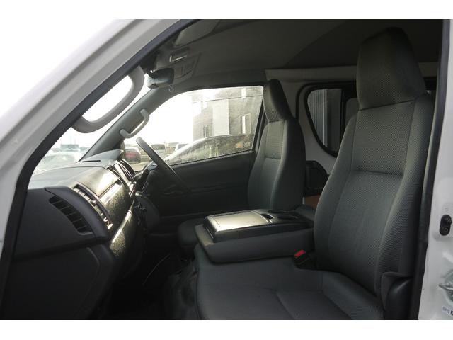 ハイエースバン ロングDX GLパッケージ 4WD ディーゼルターボ セーフティセンス 6人乗り 純正ルーフラック プライバシーガラス フロント&リアクリアランスソナー Bluetooth対応純正メモリーナビ オートライト バックカメラ ETC(12枚目)