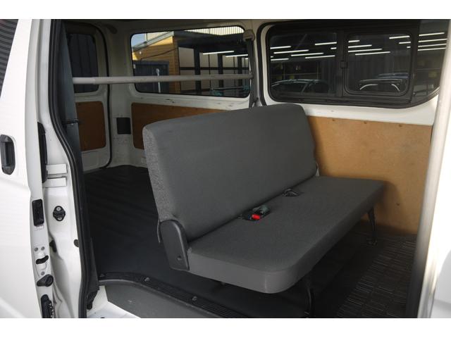 ハイエースバン ロングDX GLパッケージ 4WD ディーゼルターボ セーフティセンス 6人乗り 純正ルーフラック プライバシーガラス フロント&リアクリアランスソナー Bluetooth対応純正メモリーナビ オートライト バックカメラ ETC(13枚目)