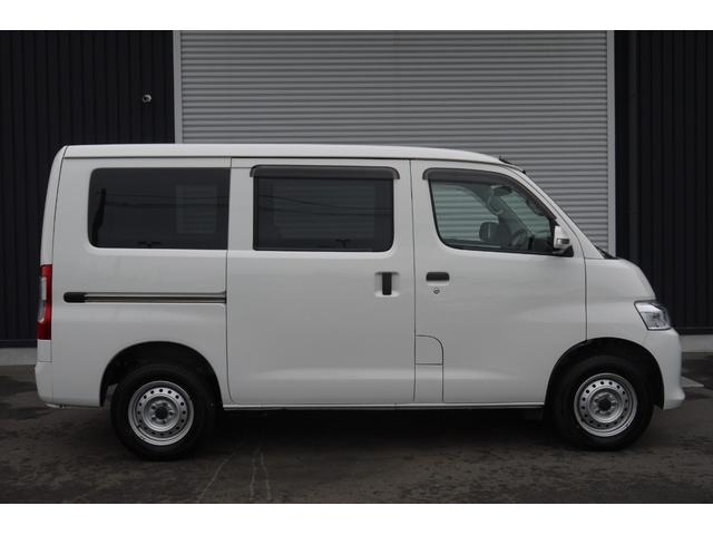 タウンエースバン ＧＬ　４ＷＤ　スマートアシスト　リアヒーター　リアクリアランスソナー　プライバシーガラス　ＬＥＤヘッドライト　ドライブレコーダー　デフロック　オートライト　ミラーウィンカー　パワーウィンドウ　ＥＴＣ（7枚目）