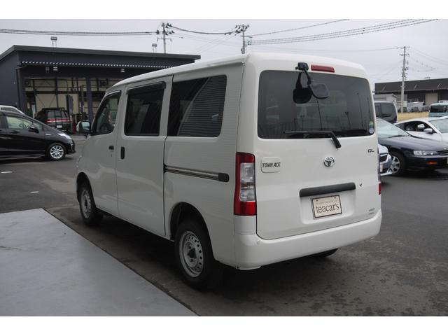タウンエースバン ＧＬ　４ＷＤ　スマートアシスト　リアヒーター　リアクリアランスソナー　プライバシーガラス　ＬＥＤヘッドライト　ドライブレコーダー　デフロック　オートライト　ミラーウィンカー　パワーウィンドウ　ＥＴＣ（9枚目）