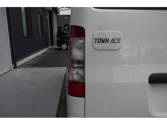 タウンエースバン ＧＬ　４ＷＤ　スマートアシスト　リアヒーター　リアクリアランスソナー　プライバシーガラス　ＬＥＤヘッドライト　ドライブレコーダー　デフロック　オートライト　ミラーウィンカー　パワーウィンドウ　ＥＴＣ（16枚目）