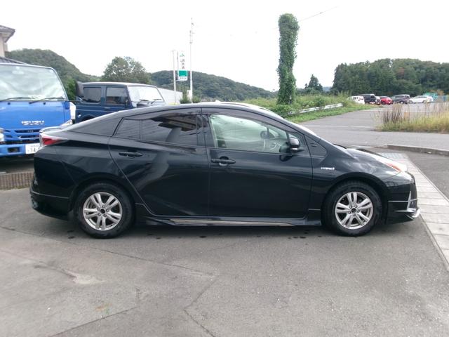 プリウス S 4WD☆モデリスタフルエアロ☆純正8インチナビフルセグTV♪バックカメラ☆ビルトインETC☆ドライブレコーダー☆レーダークルーズコントロール☆LEDライト☆リアスモークフィルム☆シートカバー☆(4枚目)