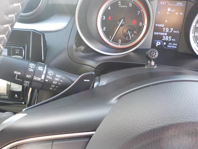 スイフト ＨＹＢＲＩＤ　ＲＳ　ＺＣ５３Ｓ．ＺＤ５３Ｓ　４ＷＤ　ナビ　オートライト　ナビ　プッシュスタート　シートヒーター　オートエアコン　スズキセーフティーサポート　４ＷＤ　衝突被害軽減システム　アイドリングストップ　横滑り防止機能　衝突安全ボディ　盗難防止システム（12枚目）