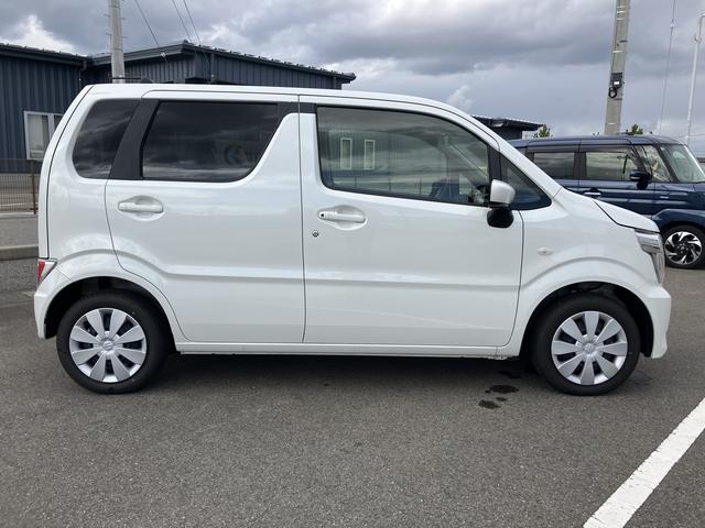 ワゴンＲ ＦＸ　４型　４ＷＤ　ＣＶＴ　ＣＤオーディオ　オートライト　プッシュスタート　シートヒーター　スズキセーフティーサポート　４ＷＤ　衝突被害軽減システム　アイドリングストップ　横滑り防止機能　衝突安全ボディ（5枚目）