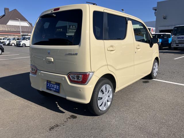 ワゴンＲ ＦＸ　４型　４ＷＤ　ＣＤオーディオ　オートライト　プッシュスタート　シートヒーター　オートエアコン　スズキセーフティーサポート　４ＷＤ　衝突被害軽減システム　アイドリングストップ　横滑り防止機能　衝突安全ボディ（8枚目）