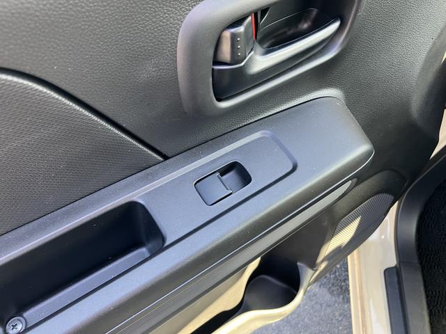 ワゴンＲ ＦＸ　４型　４ＷＤ　ＣＤオーディオ　オートライト　プッシュスタート　シートヒーター　オートエアコン　スズキセーフティーサポート　４ＷＤ　衝突被害軽減システム　アイドリングストップ　横滑り防止機能　衝突安全ボディ（37枚目）