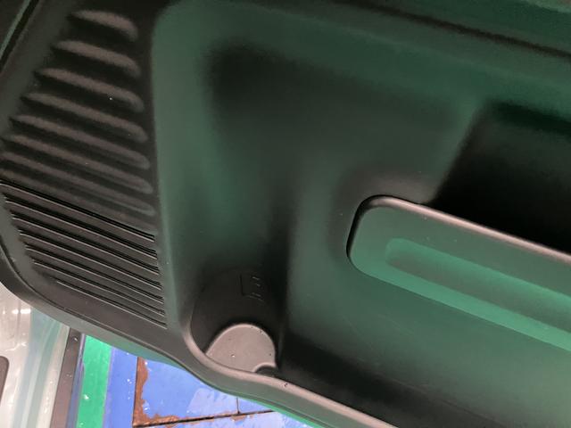 �h�A�g�����ɂ̓y�b�g�{�g�����[�|�P�b�g���������܂��B