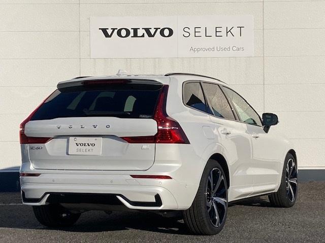 ＸＣ６０ リチャージアルティメトＴ６ＡＷＤプラグインハイブリド　登録済み未使用車・Ｇｏｏｇｌｅ搭載・チルトアップ機構付きパノラマガラスサンルーフ装備・エアサスペンション装備（8枚目）