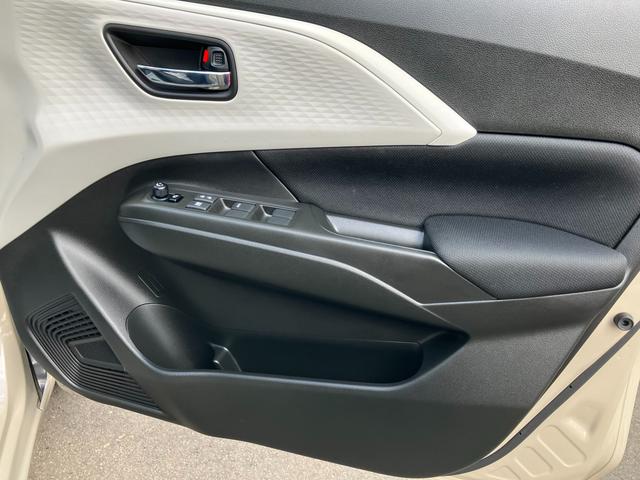 �^�]�ȃh�A����