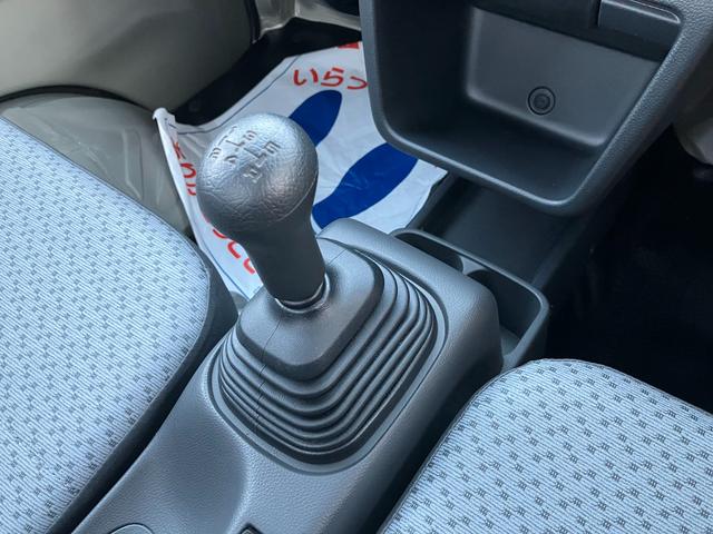 キャリイトラック ＫＣエアコン・パワステ農繁　４ＷＤ・５ＭＴ　ＡＭ・ＦＭラジオ　衝突被害軽減システム　４ＷＤ　オートライト（18枚目）