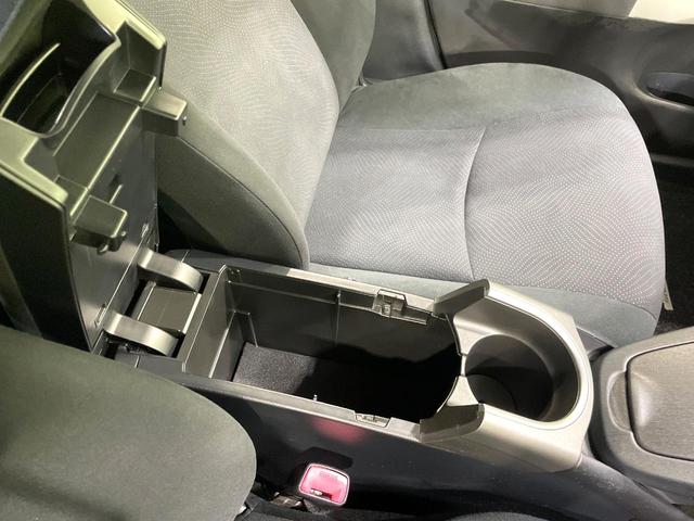 プリウス Ｓ　ＳＤナビ　バックカメラ　禁煙車　ドラレコ　スマートキー　ＨＩＤヘッドライト　ビルトインＥＴＣ　オートライト　オートエアコン　Ｂｌｕｅｔｏｏｔｈ　ＣＤ　ＤＶＤ再生　フルセグ　衝突安全ボディ（45枚目）