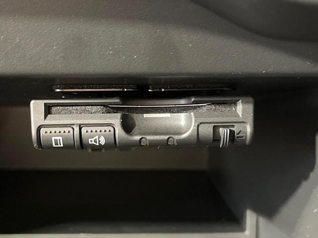 ノート ｅ－パワー　Ｘ　純正ナビ　全周囲カメラ　エマージェンシーブレーキ　禁煙車　ドラレコ　コーナーセンサー　スマートキー　ＬＥＤヘッドライト　ＥＴＣ　オートマチックハイビーム　デジタルインナーミラー　車線逸脱警報（7枚目）