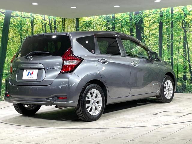 ノート ｅ－パワー　Ｘ　純正ナビ　全周囲カメラ　エマージェンシーブレーキ　禁煙車　ドラレコ　コーナーセンサー　スマートキー　ＬＥＤヘッドライト　ＥＴＣ　オートマチックハイビーム　デジタルインナーミラー　車線逸脱警報（17枚目）