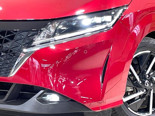 ノート Ｘ　純正９インチナビ　全周囲カメラ　エマージェンシーブレーキ　プロパイロット　禁煙車　ＬＥＤヘッドライト　スマートキー　ＥＴＣ　ドラレコ　オートマチックハイビーム　デジタルインナーミラー　車線逸脱警報（12枚目）