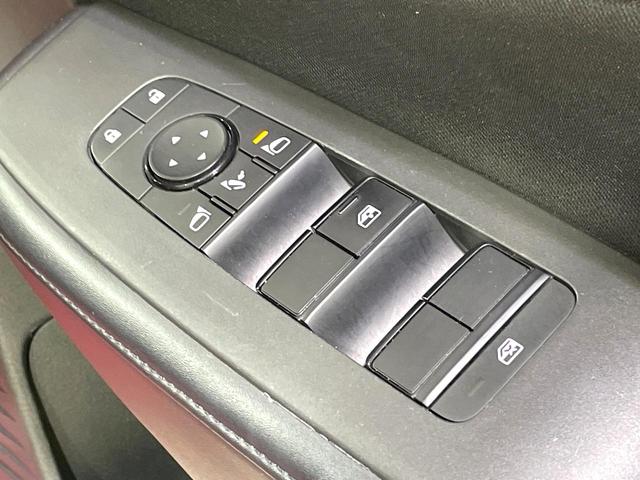 ノート Ｘ　純正９インチナビ　全周囲カメラ　エマージェンシーブレーキ　プロパイロット　禁煙車　ＬＥＤヘッドライト　スマートキー　ＥＴＣ　ドラレコ　オートマチックハイビーム　デジタルインナーミラー　車線逸脱警報（67枚目）