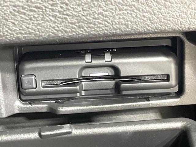 セレナ ｅ－パワー　ハイウェイスターＶ　純正１０型ナビ　後席モニター　両側電動ドア　プロパイロット　ブラインドスポットモニター　ドラレコ　ＥＴＣ　ＬＥＤヘッド　オートライト　オートエアコン　Ｂｌｕｅｔｏｏｔｈ　スマートキー　プッシュスタート（34枚目）