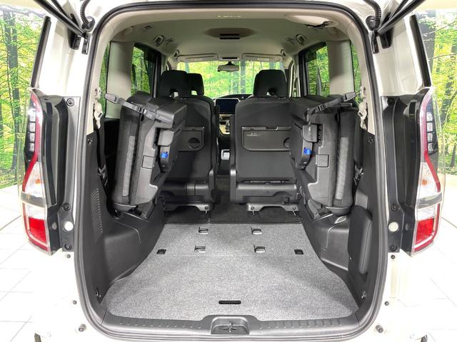 セレナ ｅ－パワー　ハイウェイスターＶ　純正１０型ナビ　純正エアロ　禁煙車　両側電動ドア　プロパイロット　全周囲カメラ　ブラインドスポットモニター　ドラレコ　ＥＴＣ　ＬＥＤヘッド　Ｂｌｕｅｔｏｏｔｈ　リアオートエアコン　スマートキー（11枚目）