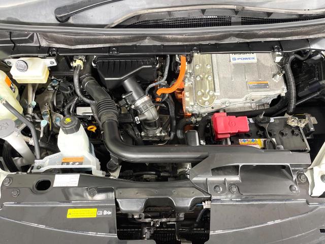 セレナ ｅ－パワー　ハイウェイスターＶ　純正１０型ナビ　純正エアロ　禁煙車　両側電動ドア　プロパイロット　全周囲カメラ　ブラインドスポットモニター　ドラレコ　ＥＴＣ　ＬＥＤヘッド　Ｂｌｕｅｔｏｏｔｈ　リアオートエアコン　スマートキー（19枚目）