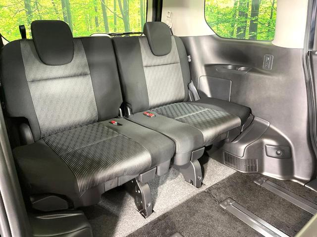 セレナ ｅ－パワー　ハイウェイスターＶ　両側電動スライド　純正１０型ナナビ　プロパイロット　禁煙車　ドラレコ　ＥＴＣ　ＬＥＤヘッド　オートライト　ブラインドスポットモニター　パーキングアシスト　リアオートエアコン　シートバックテーブル（10枚目）