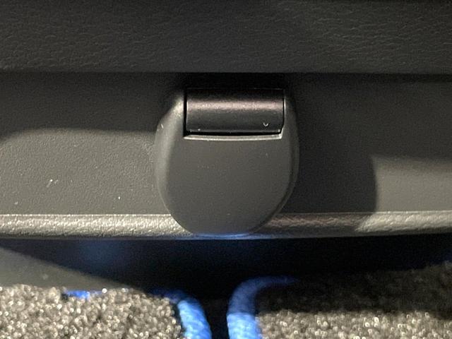 セレナ ｅ－パワー　ハイウェイスターＶ　両側電動スライド　純正１０型ナナビ　プロパイロット　禁煙車　ドラレコ　ＥＴＣ　ＬＥＤヘッド　オートライト　ブラインドスポットモニター　パーキングアシスト　リアオートエアコン　シートバックテーブル（61枚目）