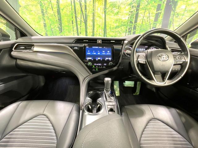 カムリ ＷＳ　純正９インチナビ　バックカメラ　禁煙車　衝突被害軽減ブレーキ　レーダークルーズコントロール　ハーフレザーシート　ＥＴＣ　ドライブレコーダー　パワーシート　フルセグ　Ｂｌｕｅｔｏｏｔｈ接続（2枚目）