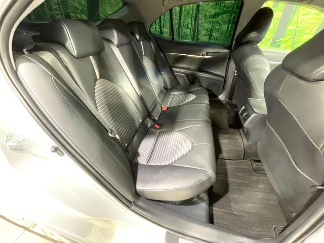 カムリ ＷＳ　純正９インチナビ　バックカメラ　禁煙車　衝突被害軽減ブレーキ　レーダークルーズコントロール　ハーフレザーシート　ＥＴＣ　ドライブレコーダー　パワーシート　フルセグ　Ｂｌｕｅｔｏｏｔｈ接続（9枚目）