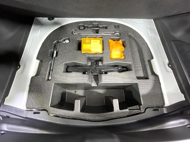 カムリ ＷＳ　純正９インチナビ　バックカメラ　禁煙車　衝突被害軽減ブレーキ　レーダークルーズコントロール　ハーフレザーシート　ＥＴＣ　ドライブレコーダー　パワーシート　フルセグ　Ｂｌｕｅｔｏｏｔｈ接続（65枚目）
