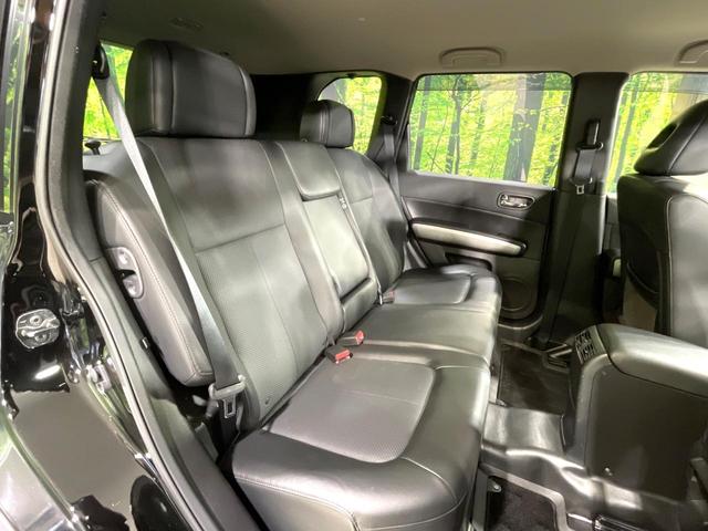 エクストレイル ２０Ｘｔｔ　４ＷＤ　純正ナビ　バックカメラ　禁煙車　シートヒーター　ルーフレール　スマートキー　ＨＩＤヘッドライト　ＥＴＣ　クルコン　オートライト　オートエアコン　純正１８インチＡＷ　ＣＤ再生　ＤＶＤ再生（8枚目）