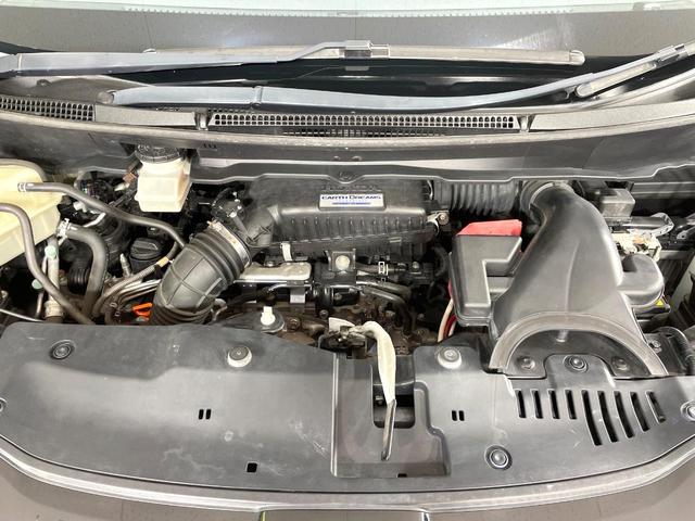 ステップワゴンスパーダ スパーダ・クールスピリット ホンダセンシング 両側電動ドア 後席モニター 禁煙車 衝突軽減装置 レーダークルーズ バックカメラ ETC シートヒーター LEDヘッド オートライト スマートキー パドルシフト 純正17インチアルミホイール(19枚目)