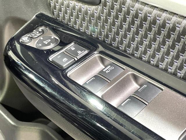 ステップワゴンスパーダ スパーダ・クールスピリット ホンダセンシング 両側電動ドア 後席モニター 禁煙車 衝突軽減装置 レーダークルーズ バックカメラ ETC シートヒーター LEDヘッド オートライト スマートキー パドルシフト 純正17インチアルミホイール(63枚目)