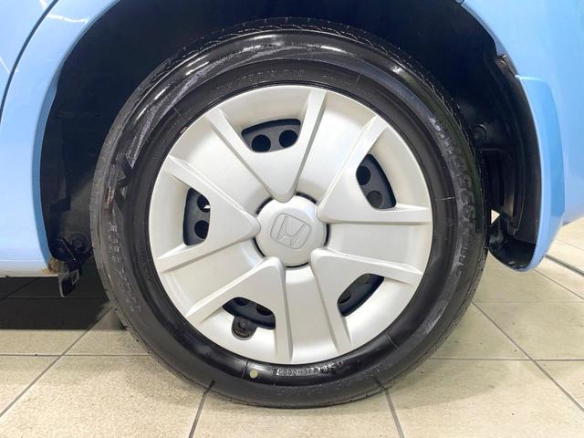 フィットハイブリッド スマートセレクション 純正ナビ バックカメラ ビルトインETC クルーズコントロール スマートキー オートエアコン 横滑り防止装置 電動格納ミラー ステアリングスイッチ シートリフター アームレスト 地デジ CD・DVD(29枚目)