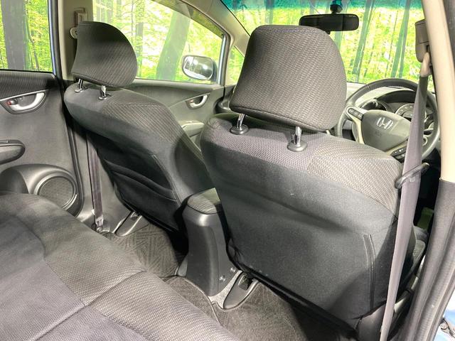 フィットハイブリッド スマートセレクション 純正ナビ バックカメラ ビルトインETC クルーズコントロール スマートキー オートエアコン 横滑り防止装置 電動格納ミラー ステアリングスイッチ シートリフター アームレスト 地デジ CD・DVD(36枚目)