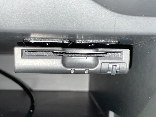 ノート e-パワー メダリスト 純正ナビ 禁煙車 衝突軽減装置 全周囲カメラ デジタルインナーミラー ETC ドラレコ ハーフレザーシート 車線逸脱警報 オートエアコン LEDヘッド オートライト 横滑防止装置 ステアリングスイッチ(7枚目)