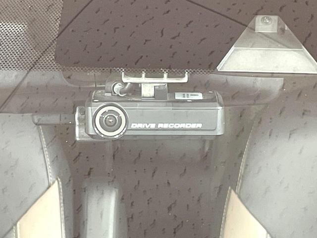 ノート e-パワー メダリスト 純正ナビ 禁煙車 衝突軽減装置 全周囲カメラ デジタルインナーミラー ETC ドラレコ ハーフレザーシート 車線逸脱警報 オートエアコン LEDヘッド オートライト 横滑防止装置 ステアリングスイッチ(34枚目)