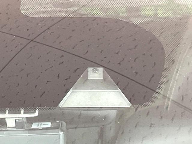 ノート e-パワー メダリスト 純正ナビ 禁煙車 衝突軽減装置 全周囲カメラ デジタルインナーミラー ETC ドラレコ ハーフレザーシート 車線逸脱警報 オートエアコン LEDヘッド オートライト 横滑防止装置 ステアリングスイッチ(45枚目)