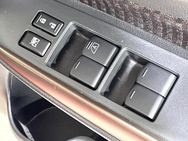 ノート e-パワー メダリスト 純正ナビ 禁煙車 衝突軽減装置 全周囲カメラ デジタルインナーミラー ETC ドラレコ ハーフレザーシート 車線逸脱警報 オートエアコン LEDヘッド オートライト 横滑防止装置 ステアリングスイッチ(49枚目)